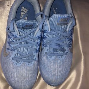 Baby Blue Nike zoom winflo 5
